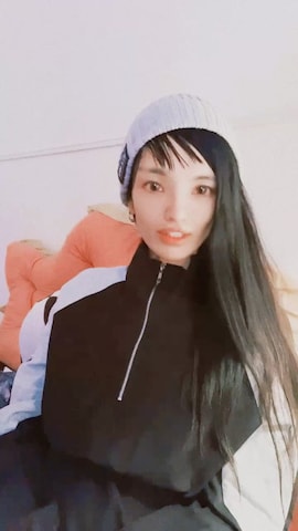 「アイテム（音楽/本・雑誌）」を使った、left-yui（小園結）さん（レディース・157cm）の冬コーディネート