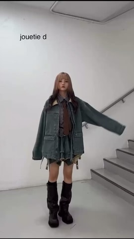 「アイテム（デニムスカート）」を使った、HONOKAさん（レディース・157cm）の秋コーディネート