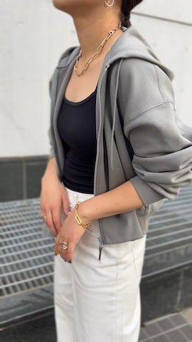 Marientのシューズを使ったこすぱっしょんゆりえさんのファッション動画