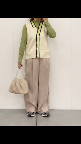 ear PAPILLONNERのパンツを使ったearsuzuさんのファッション動画