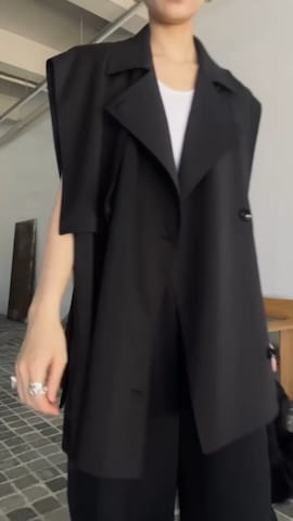 RIM.ARKのその他アウターを使ったMariNakamuraさんのファッション動画