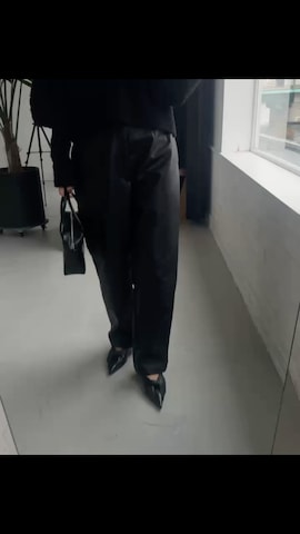 スラックスを使ったMariNakamuraさんのファッション動画