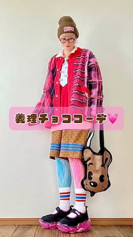 Candy Stripperのアイテムを使ったはるはなさんのファッション動画