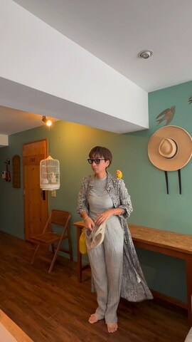 「アイテム（ビーチサンダル）」を使った、鳥おばさんさん（レディース・168cm）の夏コーディネート