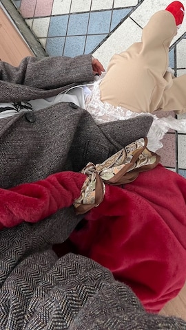 UNE MANSIONのアイテムを使ったakiさんのファッション動画