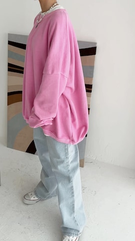 スウェットを使ったNanamiさんのファッション動画