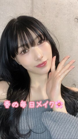 「アイテム（リップクリーム）」を使った、KYARU ¨̮⃝さん（レディース・164cm）の春コーディネート