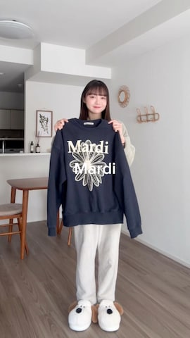 「アイテム（サンダル）」を使った、みさねさん（レディース・158cm）の冬コーディネート