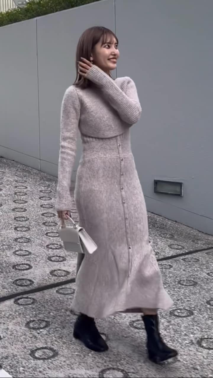 many WAYカーデセットニットワンピースを使った人気ファッション
